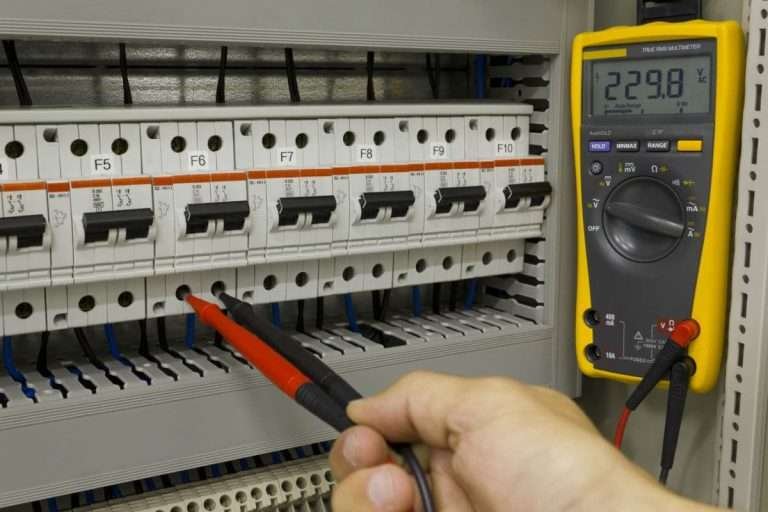 elektriciteitskast aansluiten